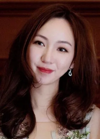 Bing Huang Headshot